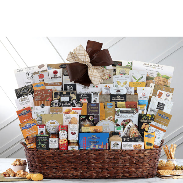 588-grand-extravaganza-gourmet-gift-basket-thankfullyyours